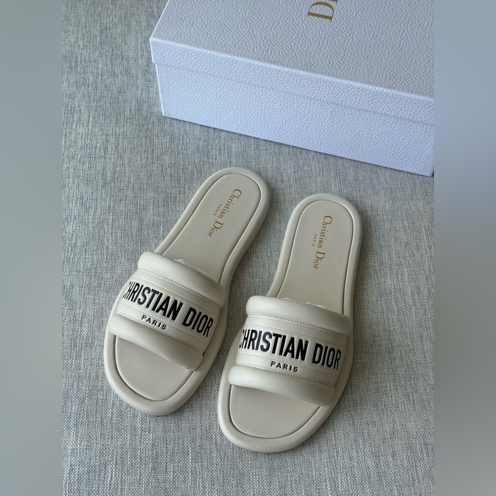 NIB Christian Dior EVERY-D sandal slides, 
White Embossed Lambskin, 39.5